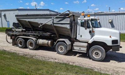 2006-International-Paystar-stone-spreader-3